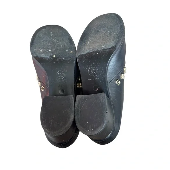 Chanel - Lucky Charms Interlocking CC Logo Pumps Black Leather Sz 38 - Picture 10 of 11